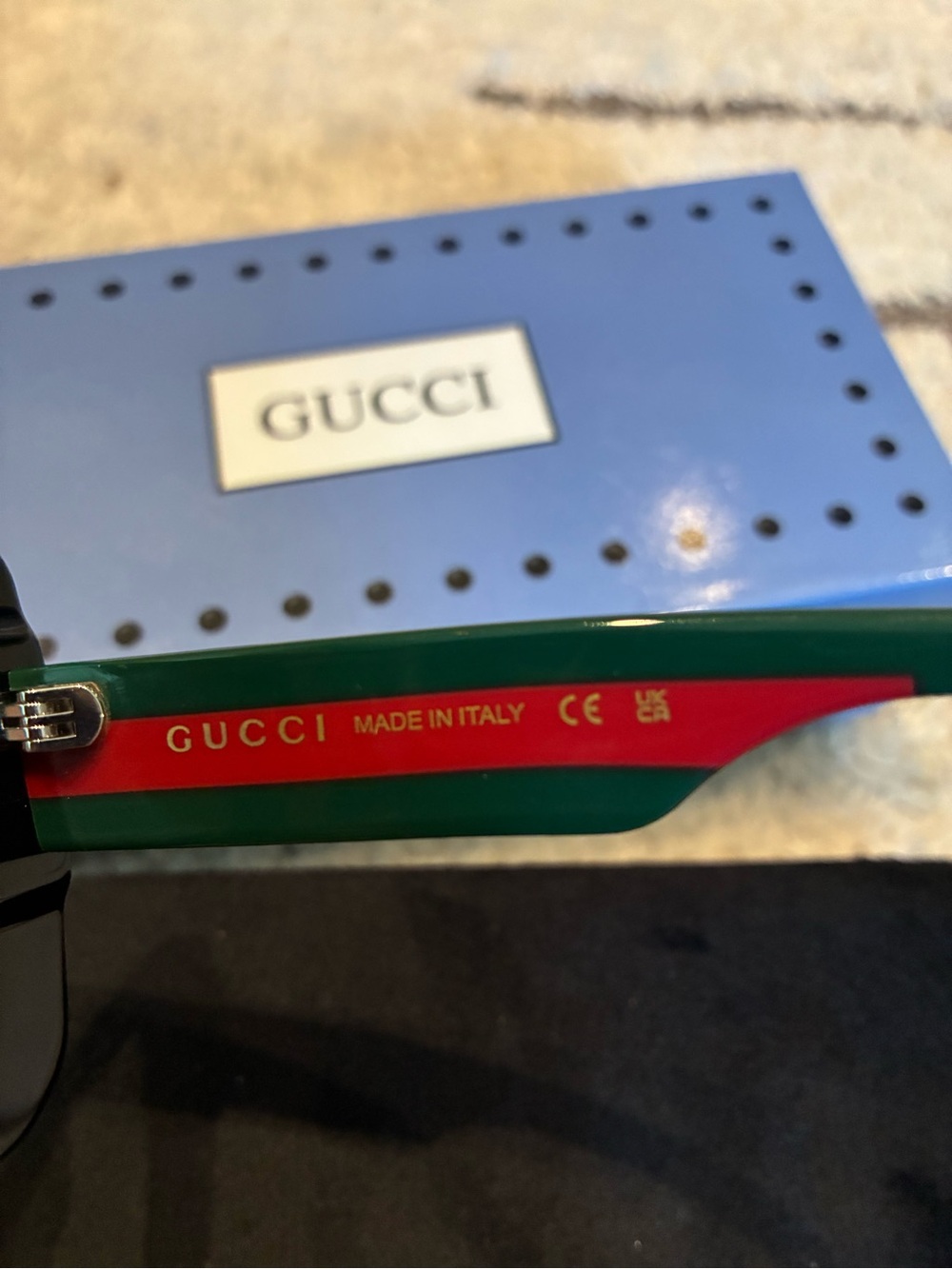 Gucci Green and Red Stripe Square Sunglasses with Gold GG - Picture 4 of 5